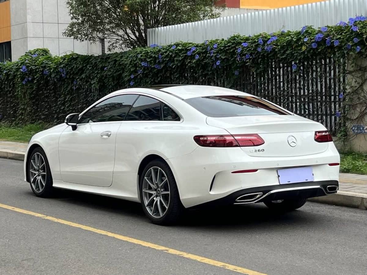 奔馳 奔馳E級  2023款 改款 E 260 轎跑車圖片