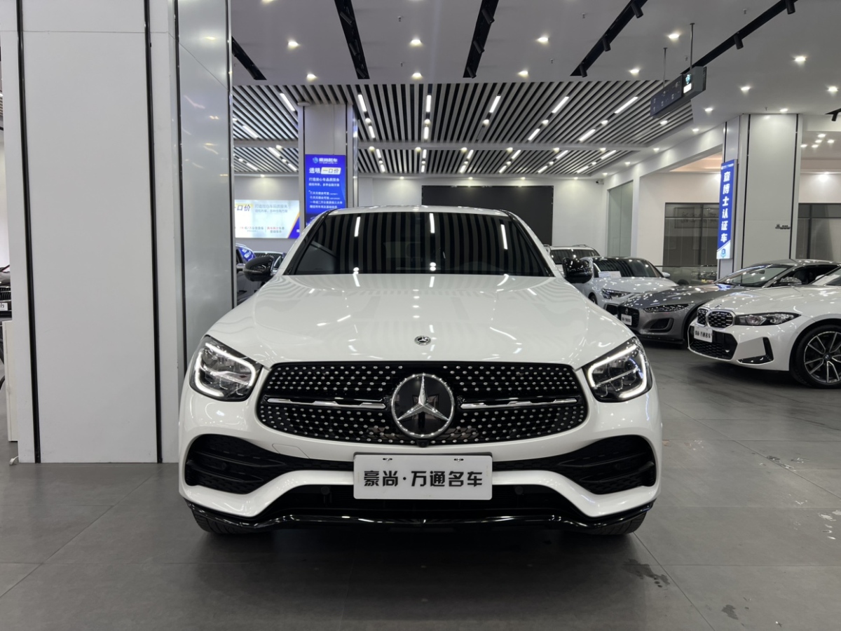 2022年05月奔馳 奔馳GLC  2021款 GLC 260 4MATIC 轎跑SUV