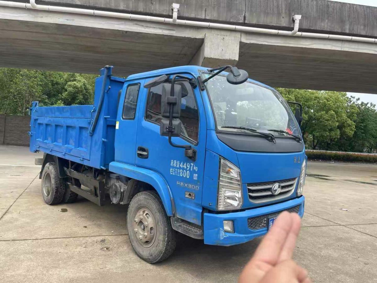 依維柯 得意  2020款 2.8T V35箱貨單胎中頂3座國V圖片