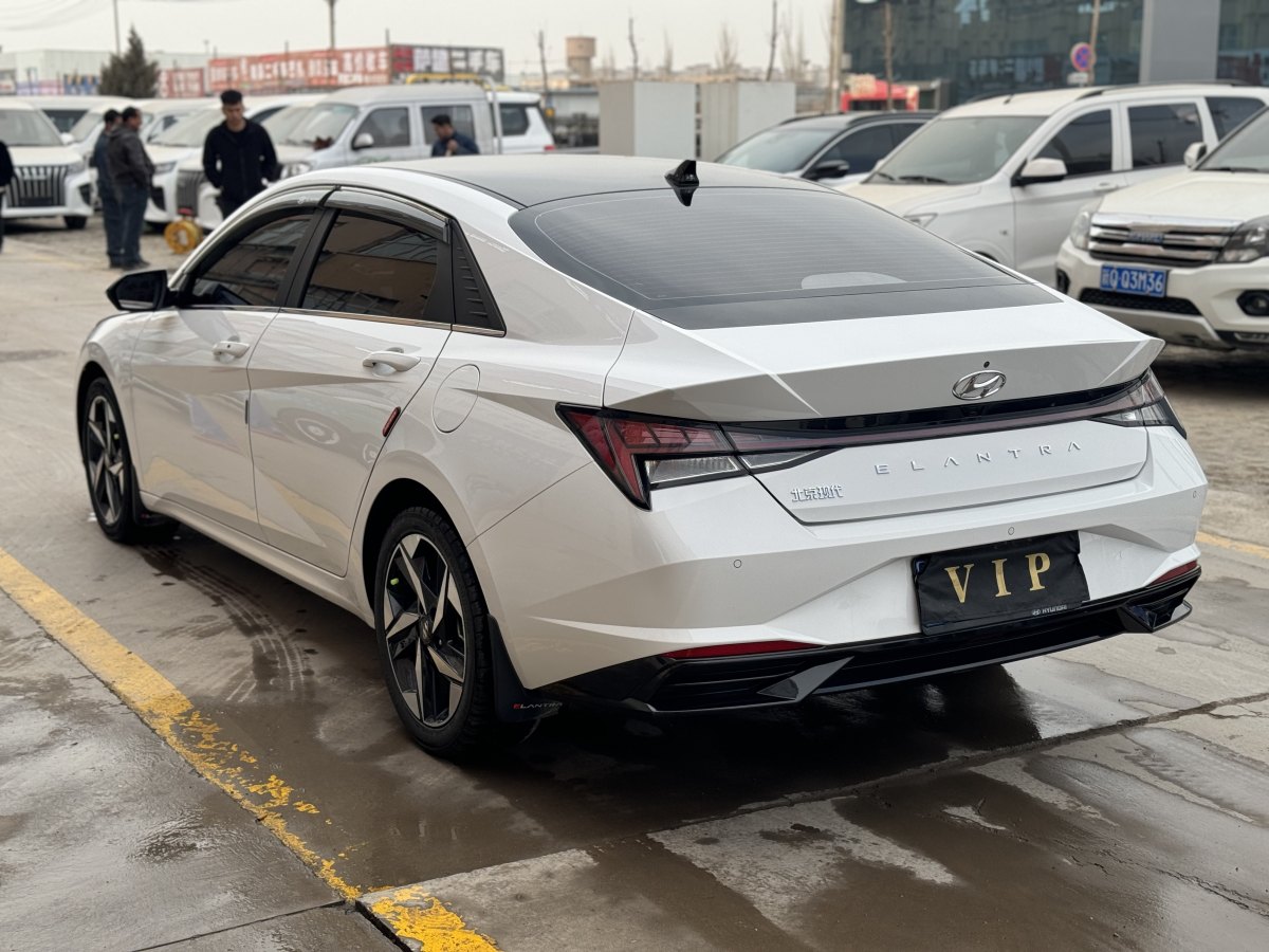 現(xiàn)代 伊蘭特  2023款 1.5L CVT LUX尊貴版圖片