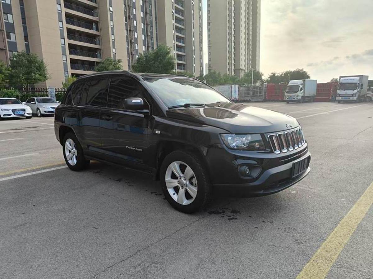 Jeep 指南者  2014款 改款 2.0L 兩驅(qū)進(jìn)取版圖片