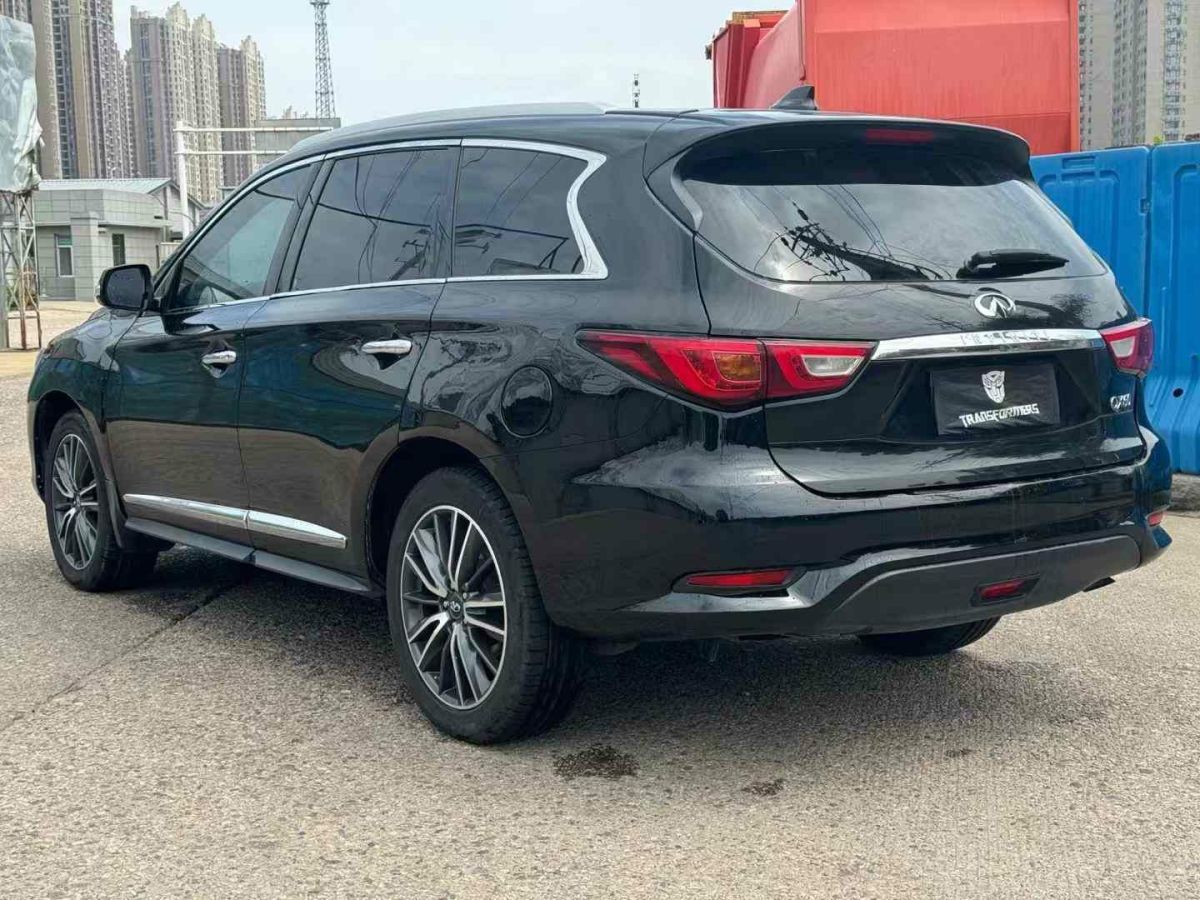 2017年1月英菲尼迪 QX  2017款 QX30 1.6T 時(shí)尚版 兩驅(qū)