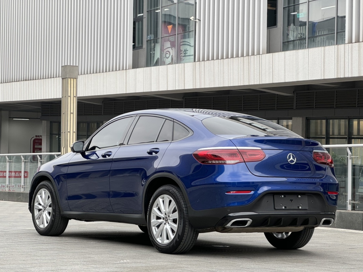 奔馳 奔馳GLC  2022款 GLC 260 4MATIC 轎跑SUV圖片