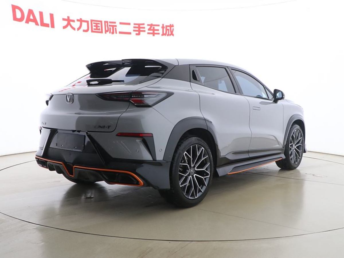 長(zhǎng)安 UNI-T  2022款 1.5T 運(yùn)動(dòng)版 尊貴型圖片