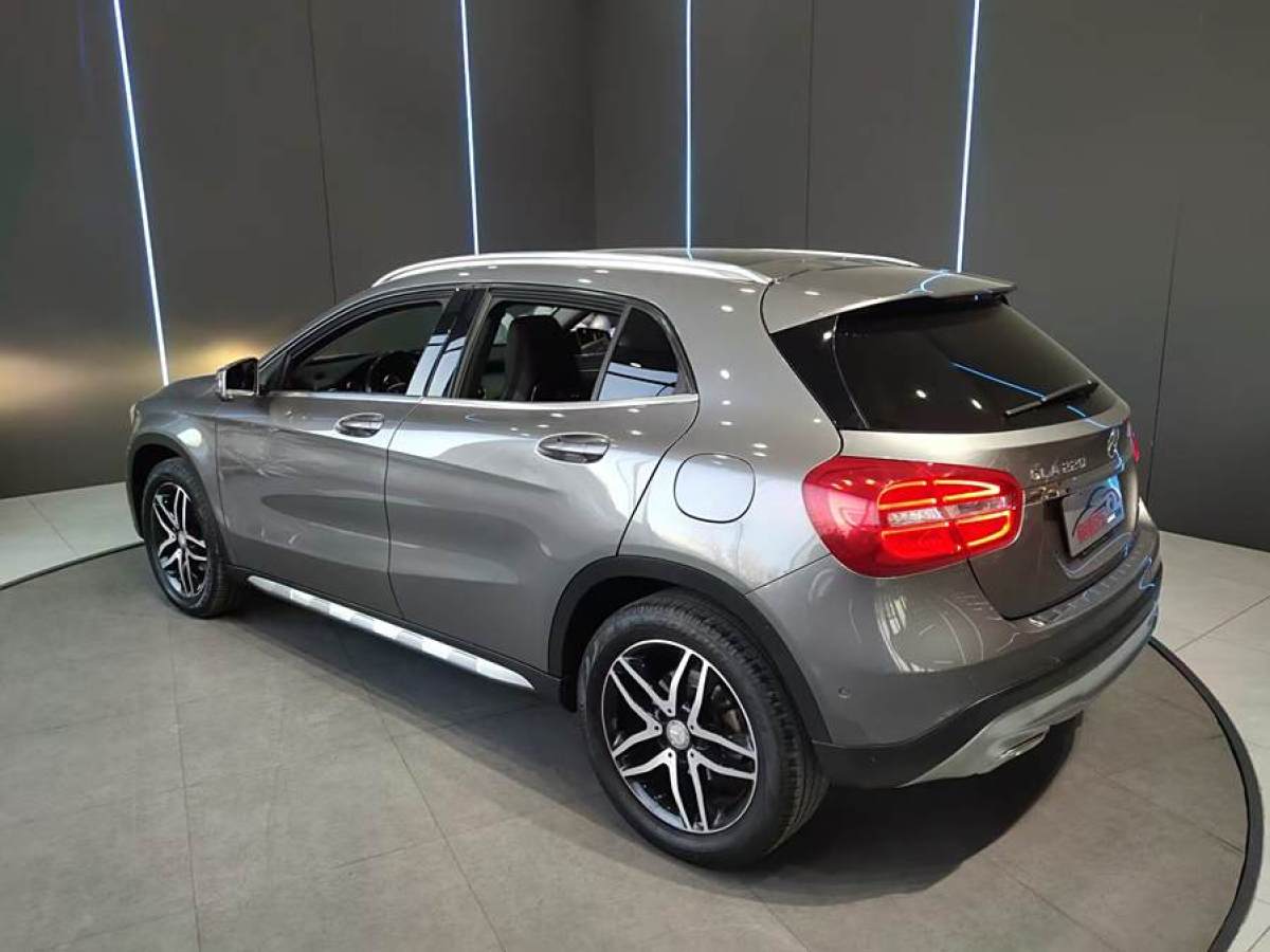 奔馳 奔馳GLA  2015款 GLA 220 4MATIC 時尚型圖片