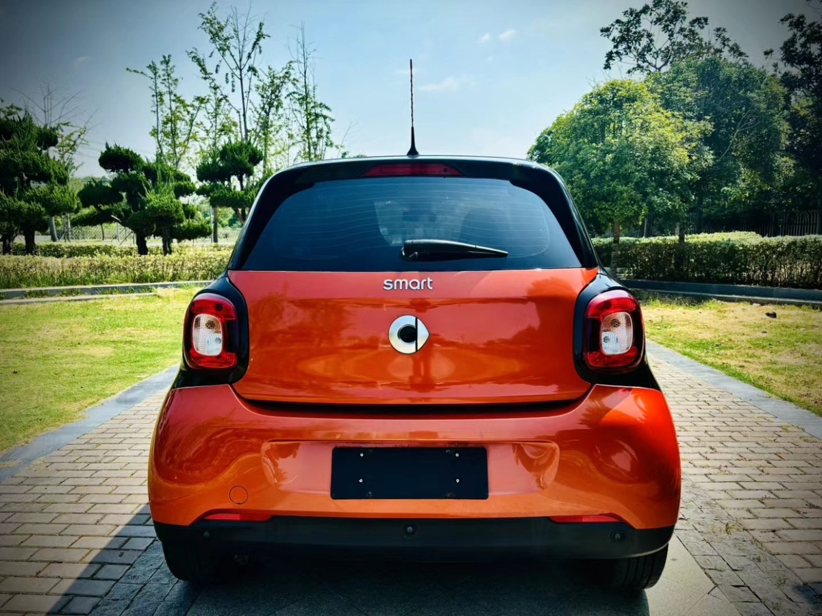 smart forfour  2018款 1.0L 52千瓦激情版圖片