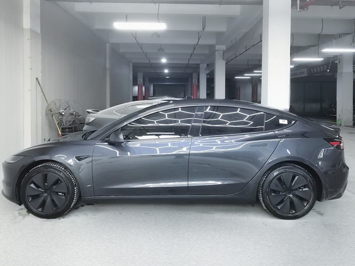 特斯拉 Model Y  2023款 后輪驅(qū)動版圖片