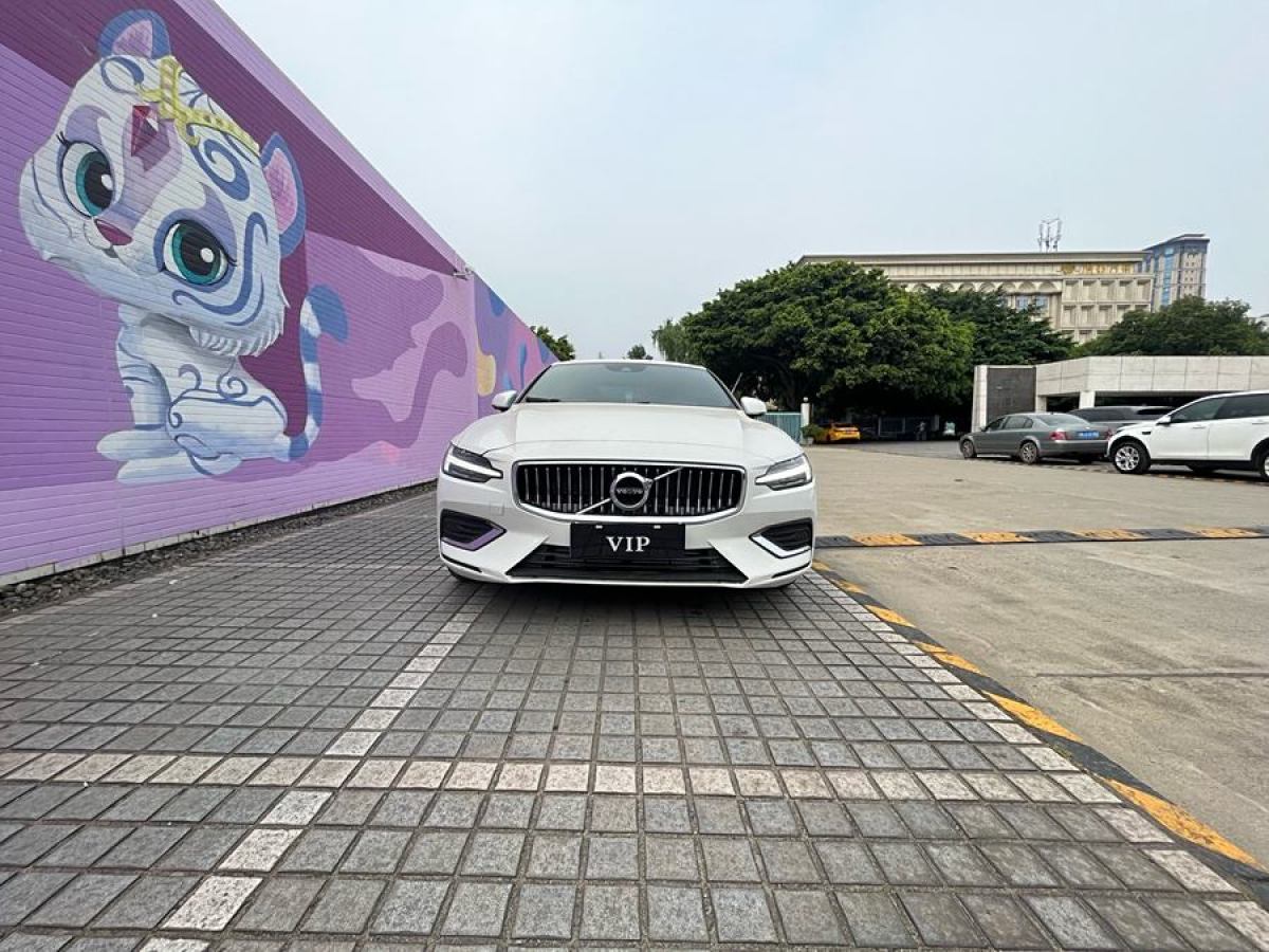 沃爾沃 S60L  2021款 T4 智逸豪華版圖片