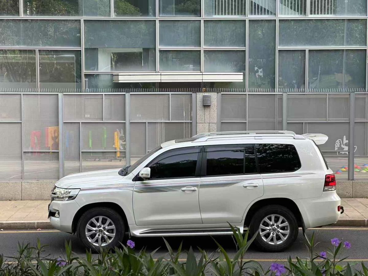 豐田 蘭德酷路澤  2016款 4.0L 中東版圖片