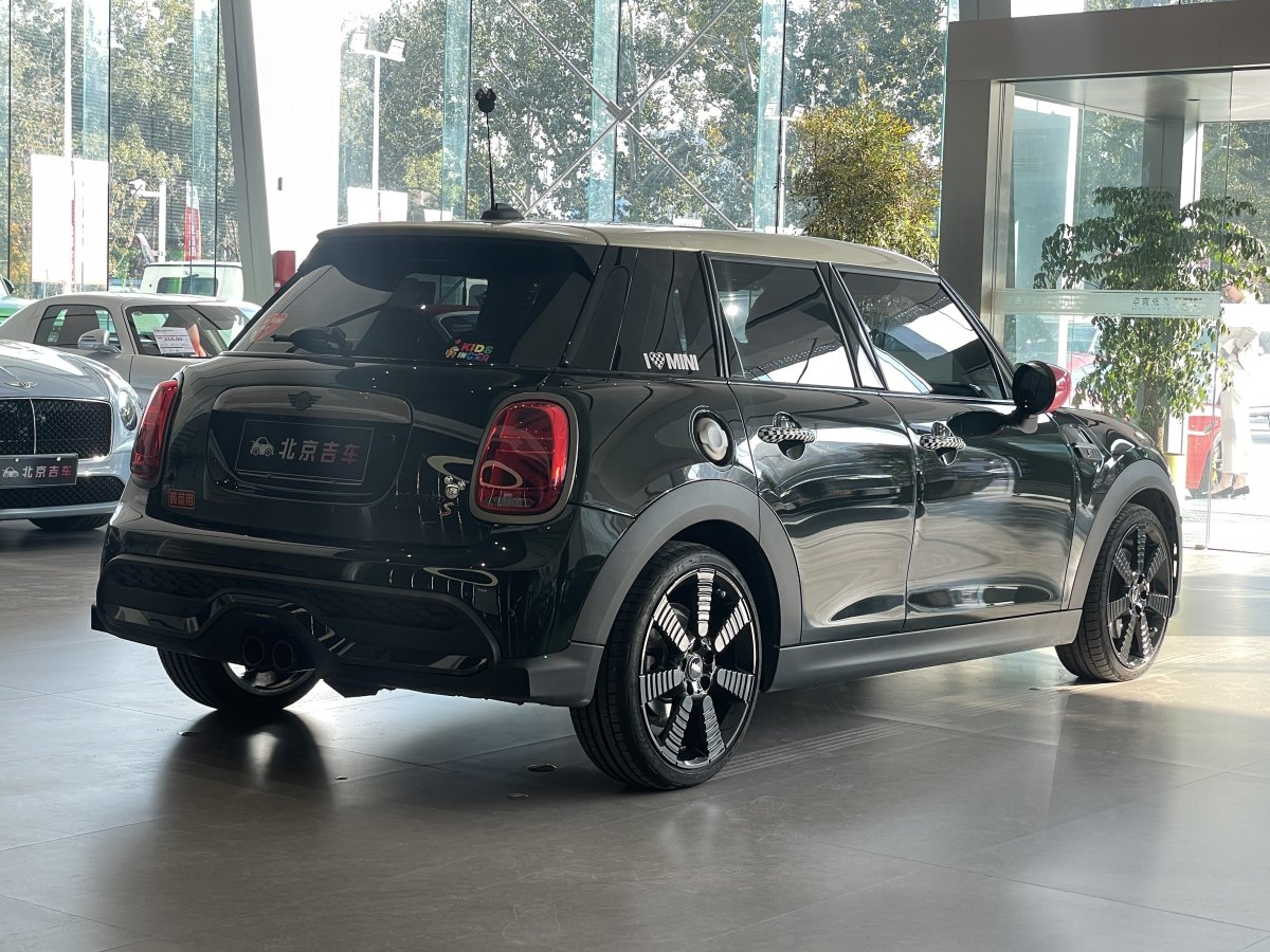 MINI MINI  2022款 2.0T COOPER S 執(zhí)迷特別版圖片