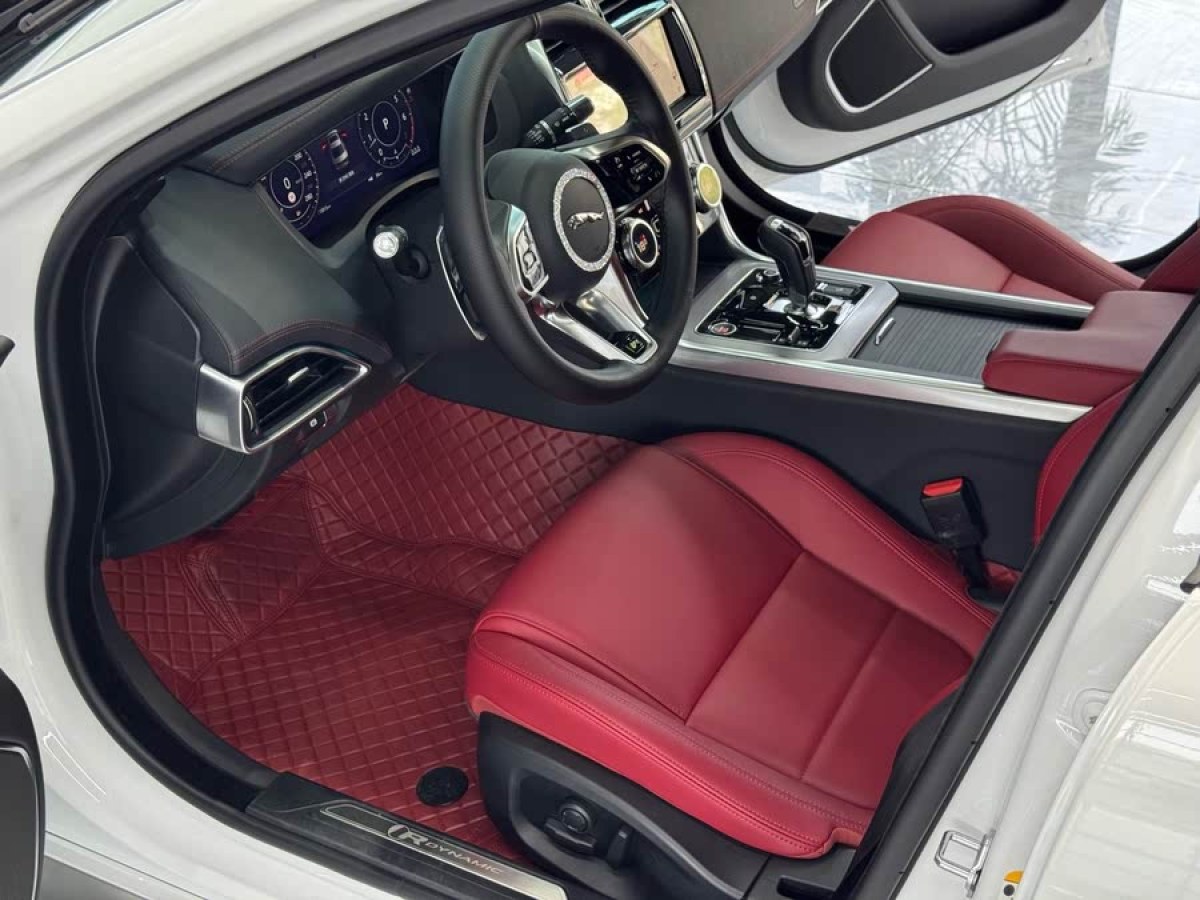 捷豹 XEL  2023款 2.0T 250PS R-DYNAMIC S進(jìn)取運(yùn)動(dòng)版圖片