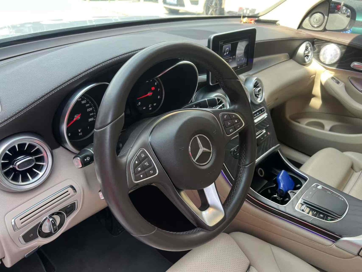 2017年3月奔馳 奔馳GLC  2017款 GLC 200 4MATIC