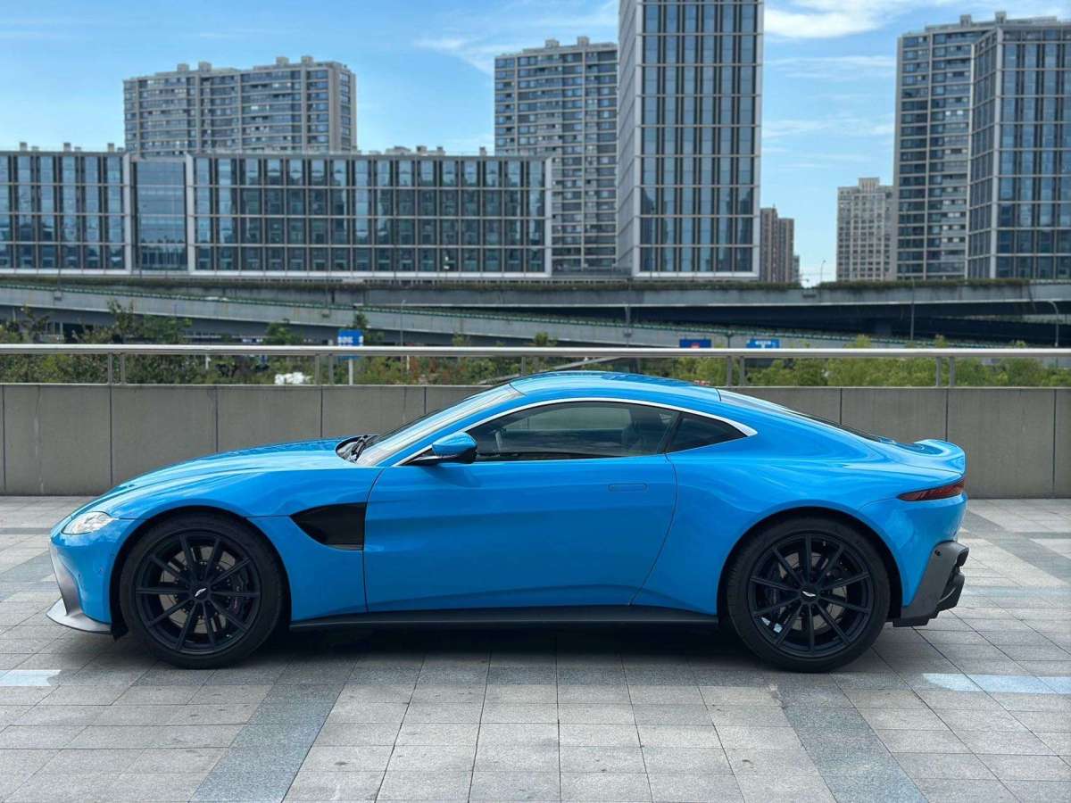 阿斯顿·马丁 V8 Vantage  2022款 4.0T V8 Coupe图片