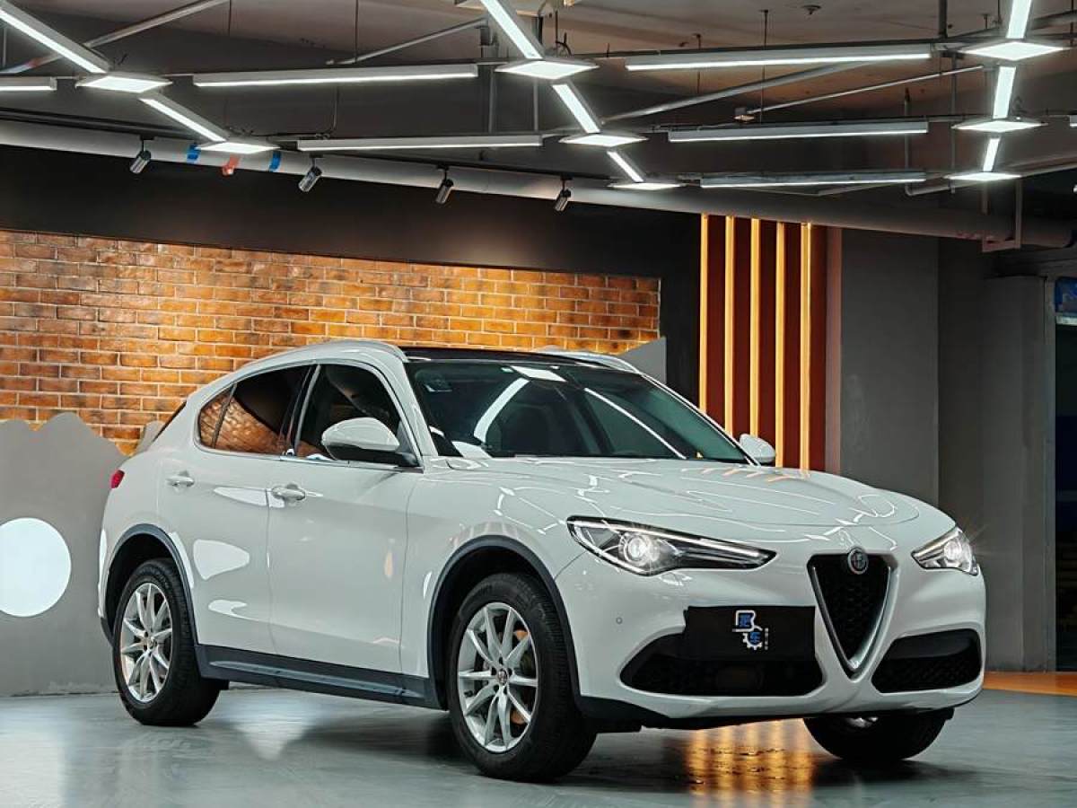 阿爾法·羅密歐 Stelvio  2017款 2.0T 280HP 豪華版圖片