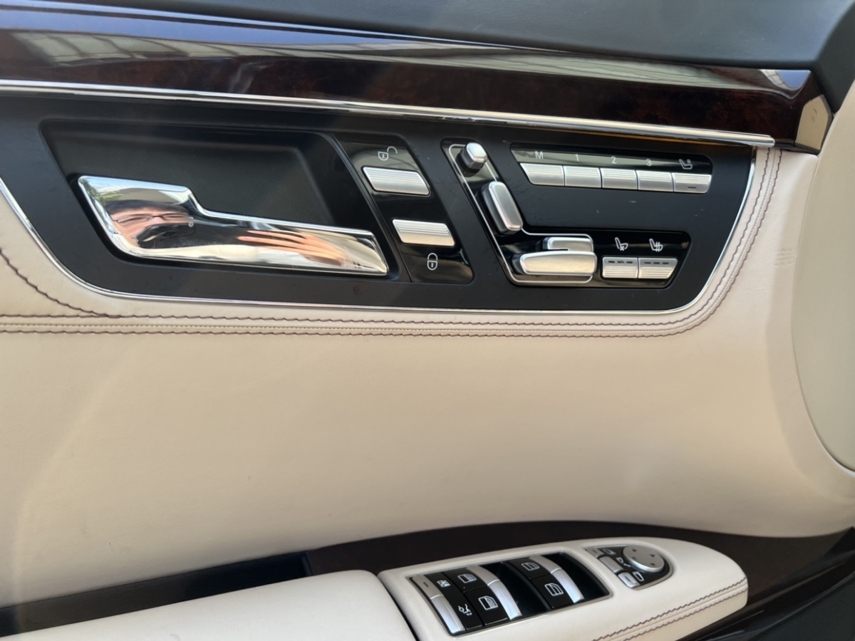 2015年6月奔驰 奔驰S级  2012款 S 600 L Grand Edition designo