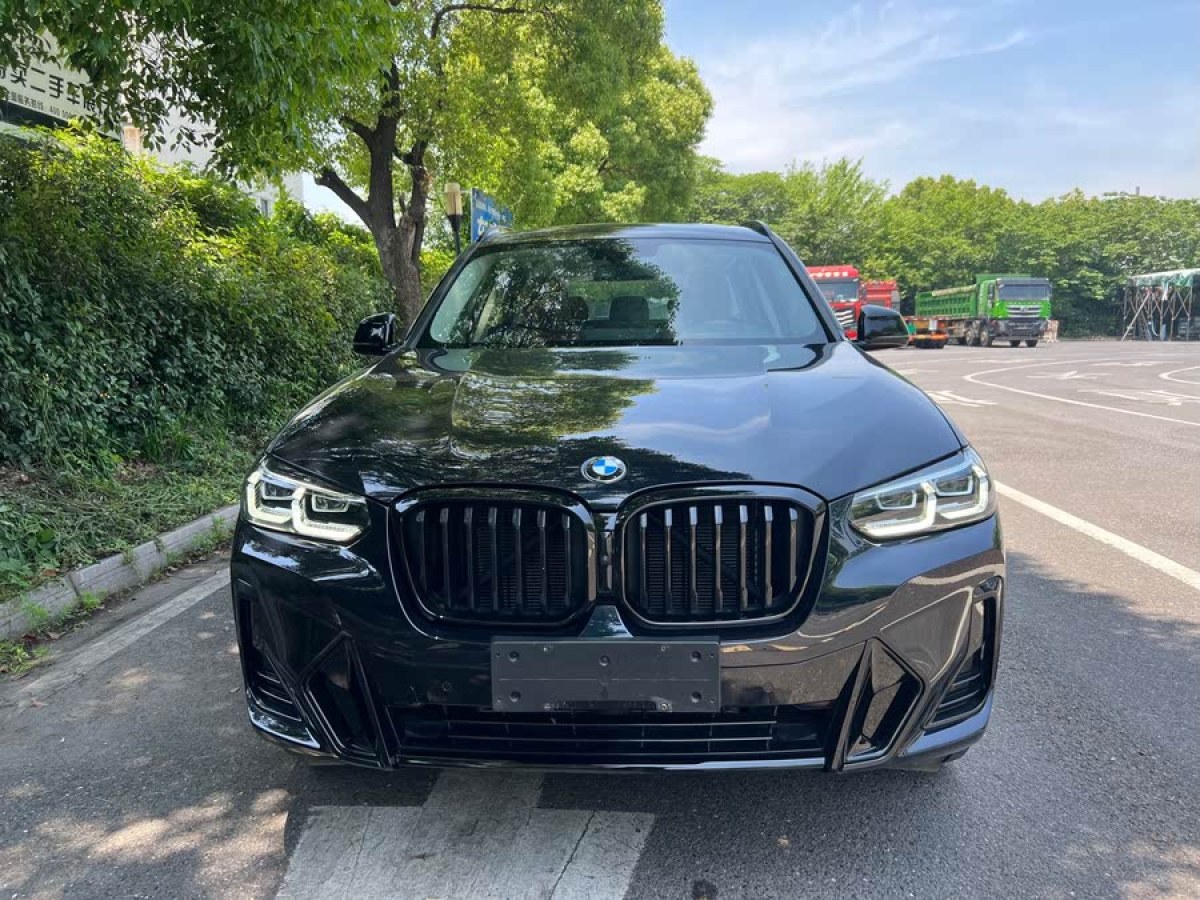 寶馬 寶馬X3  2023款 改款 xDrive30i 領(lǐng)先型 M曜夜套裝圖片