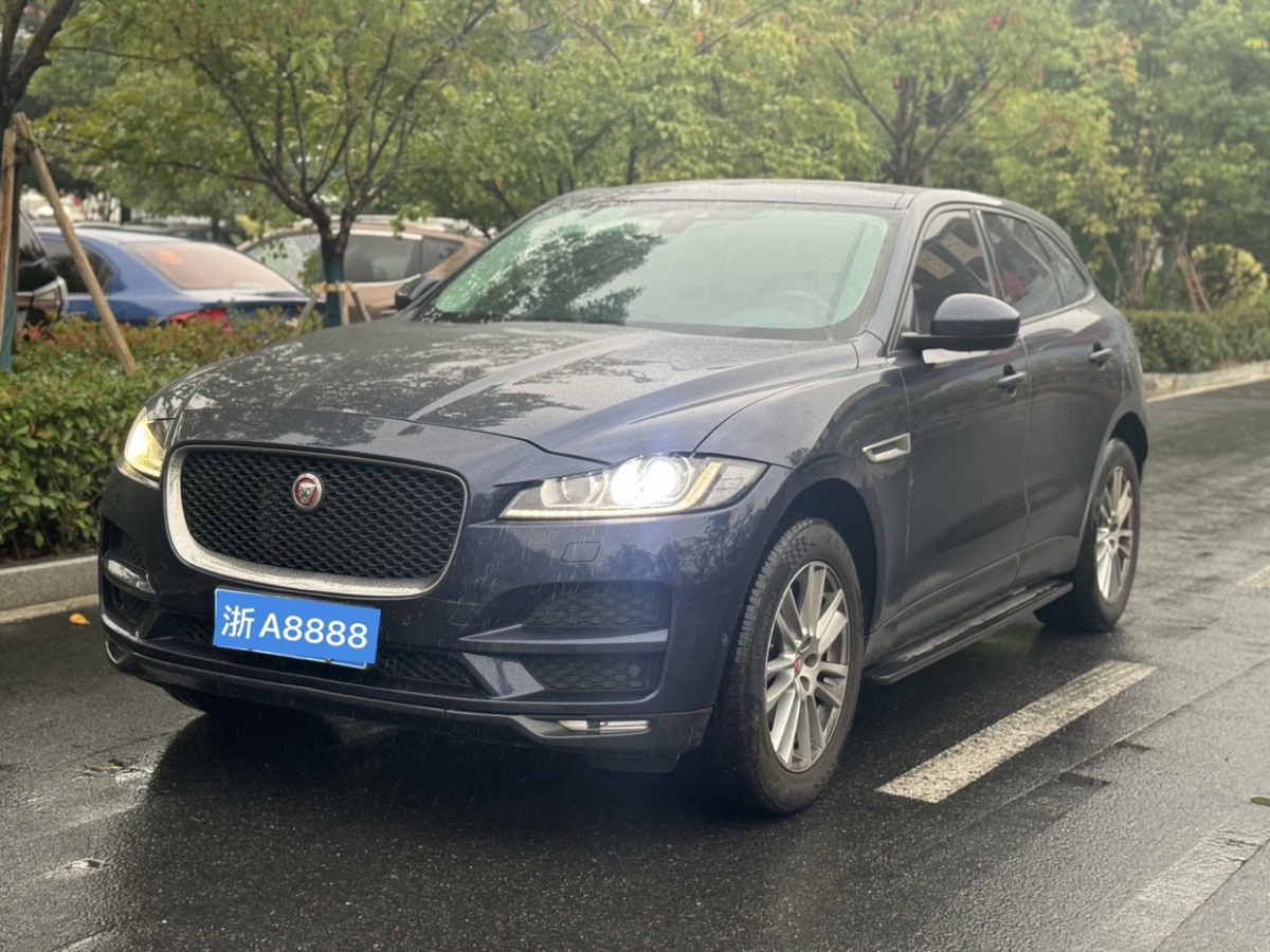 捷豹 F-PACE  2016款 2.0T 兩驅(qū)都市尊享版圖片