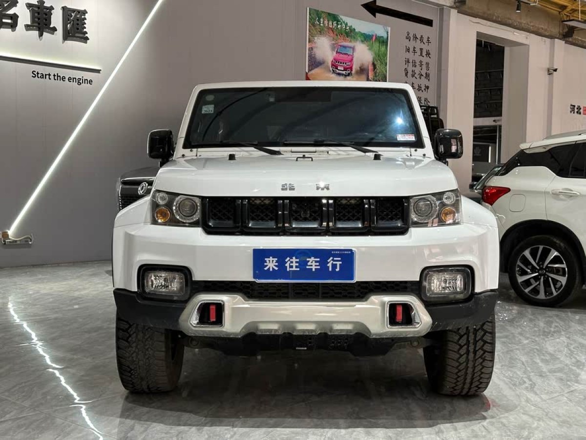 北京 BJ40  2020款 2.0T 自動四驅城市獵人版?zhèn)b客型圖片