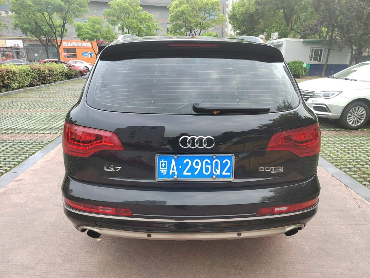 奥迪 奥迪Q7  2010款 3.0 TDI领先型运动典藏版图片