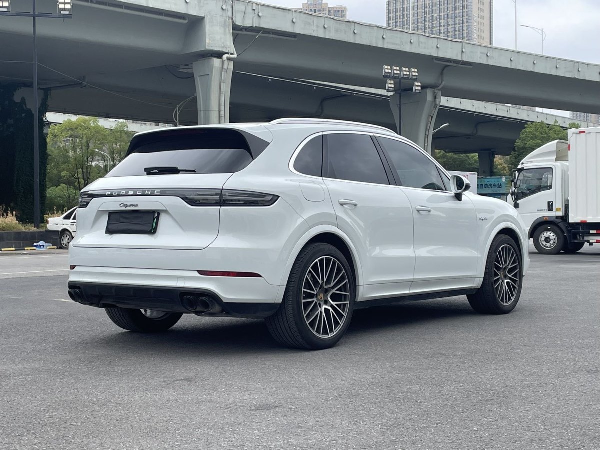 2022年9月保時(shí)捷 Cayenne新能源  2023款 Cayenne E-Hybrid 2.0T