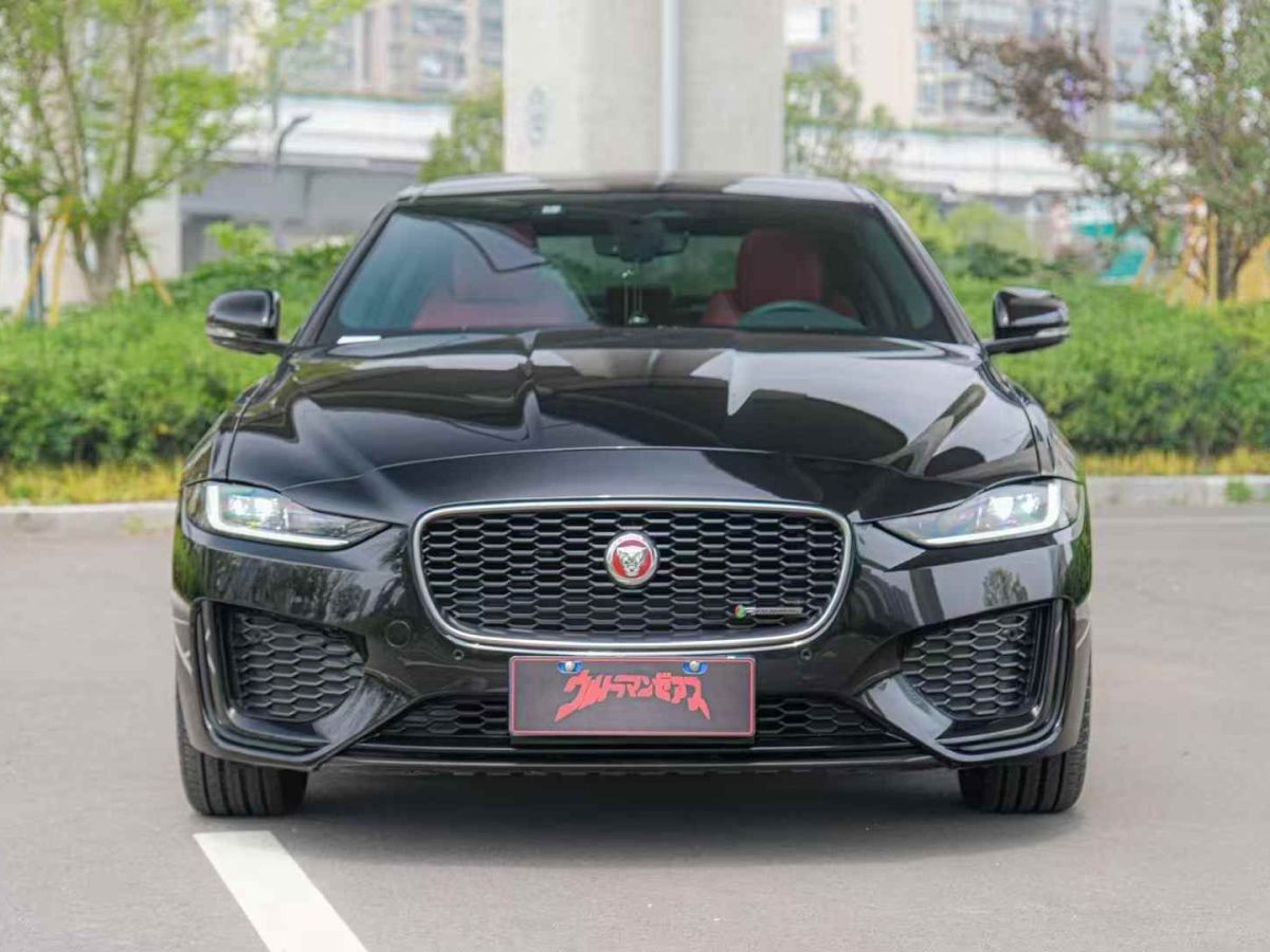 捷豹 XE 圖片