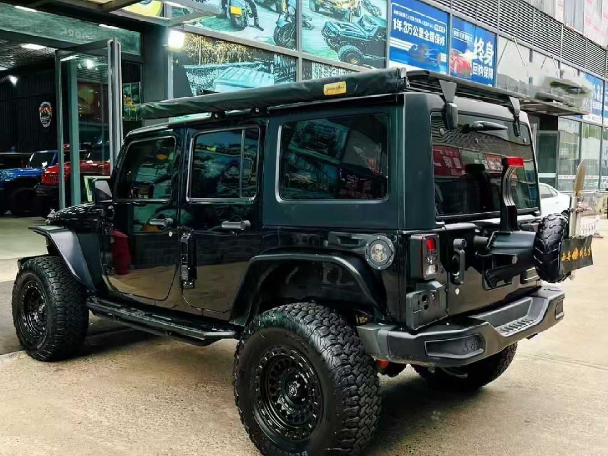 Jeep 牧馬人  2014款 2.8TD Sahara 四門版圖片