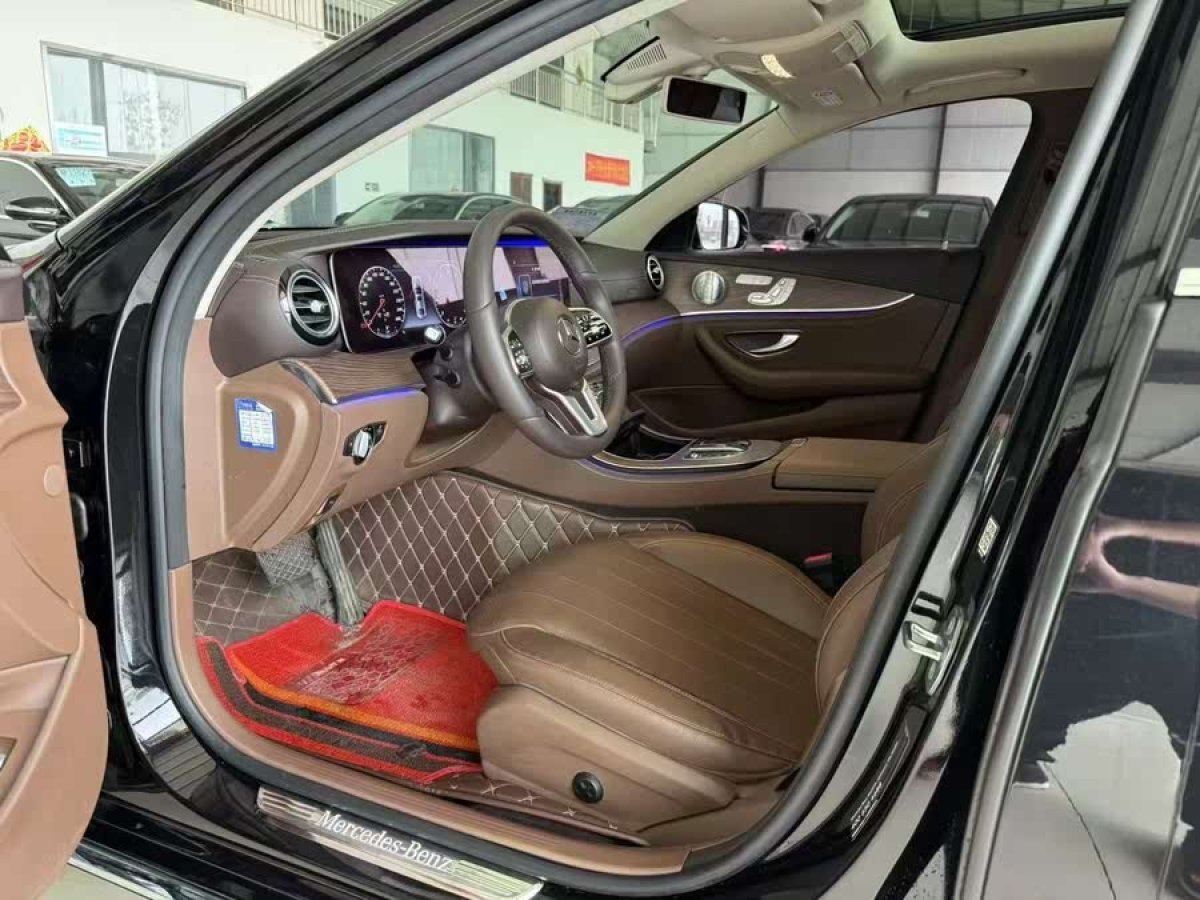 奔馳 奔馳E級  2019款 改款 E 300 L 豪華型圖片