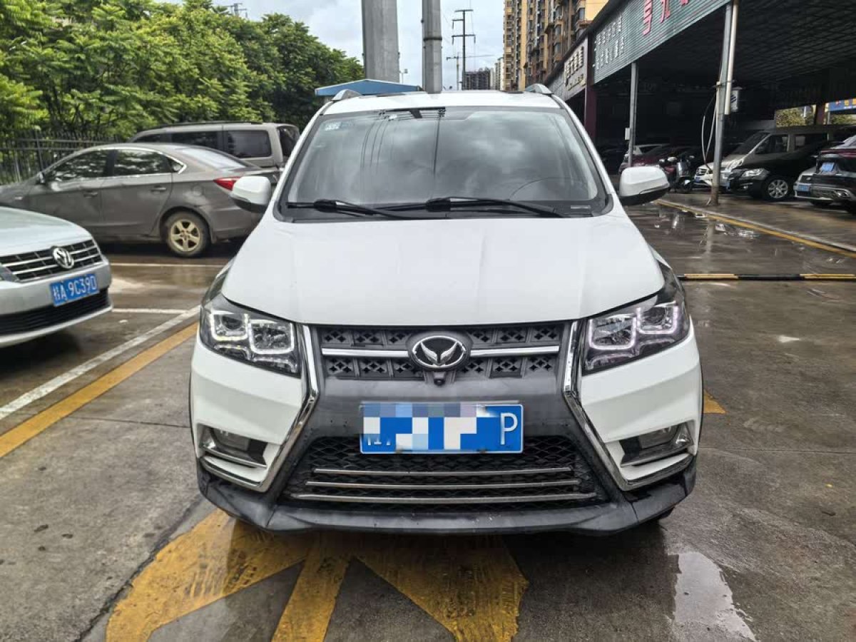 北汽幻速 S3  2016款 S3L 1.5L 手動尊貴型圖片