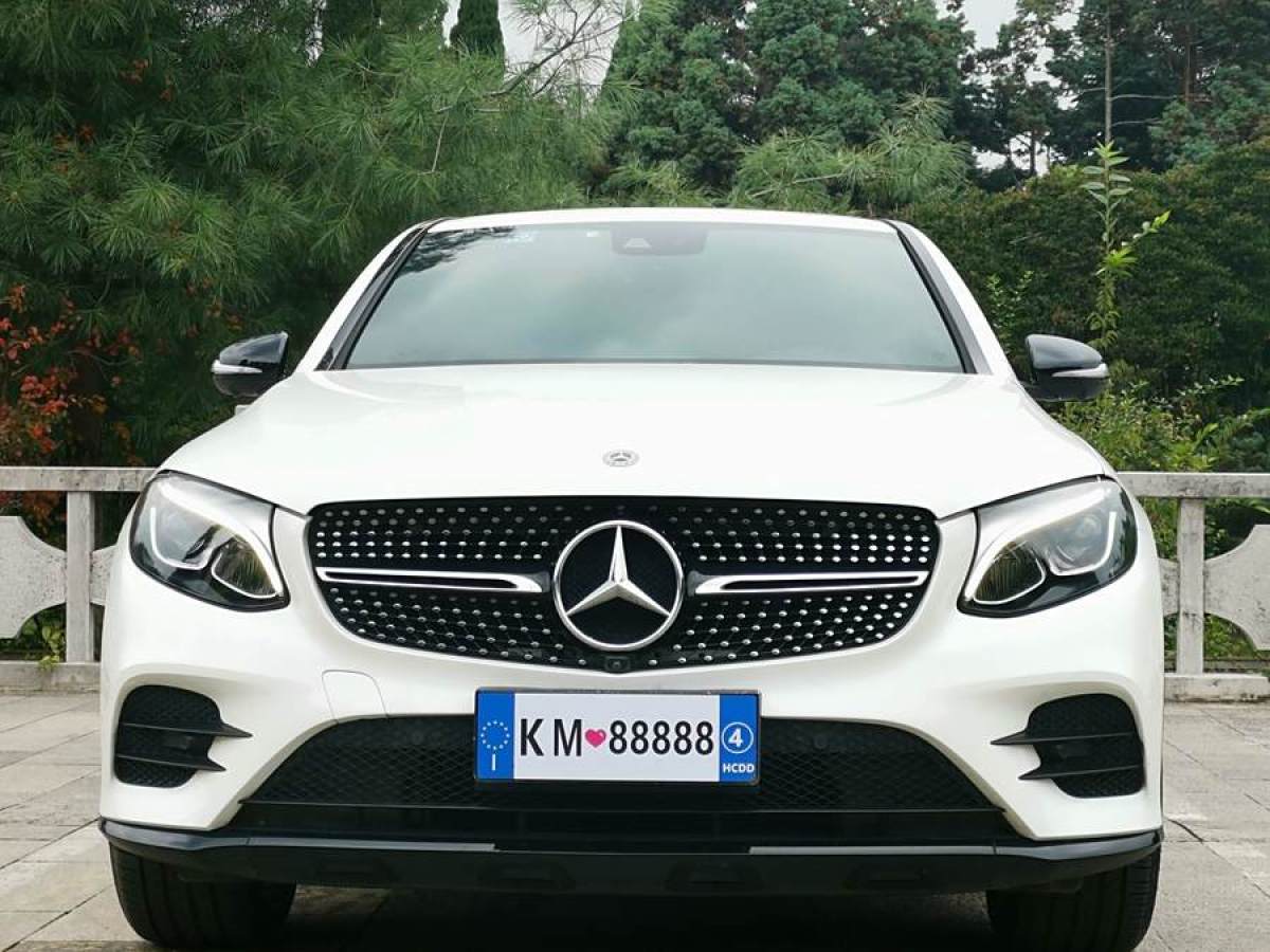 奔馳 奔馳GLC  2023款 改款 GLC 260 4MATIC 轎跑SUV圖片