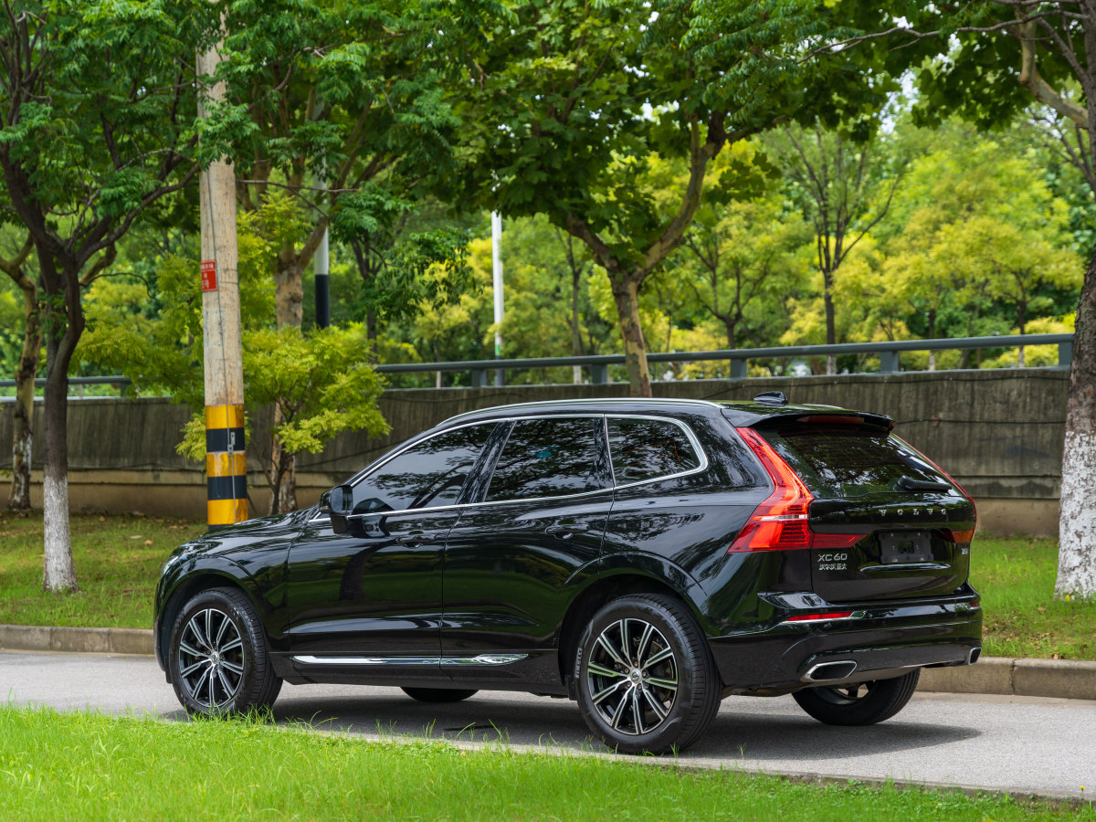 2020年12月沃爾沃 XC60  2020款 T5 四驅(qū)智遠(yuǎn)豪華版