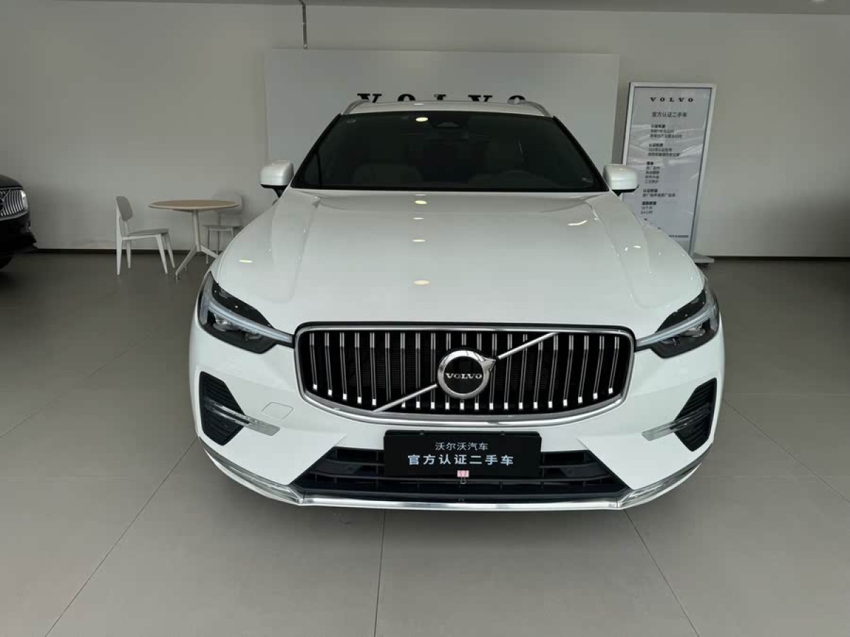 沃爾沃 XC60  2024款 B5 四驅(qū)智逸豪華版圖片