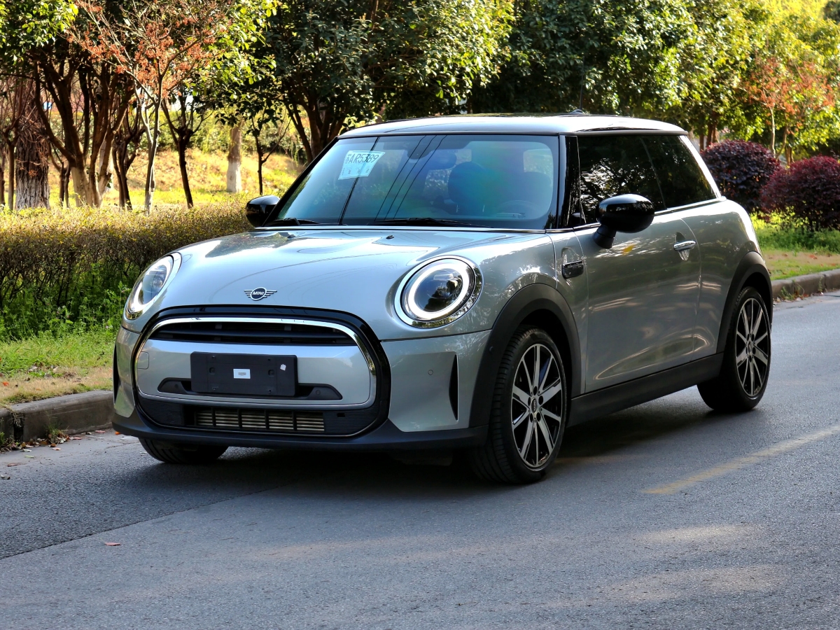 2023年8月MINI MINI  2023款 改款 1.5T COOPER 藝術(shù)家