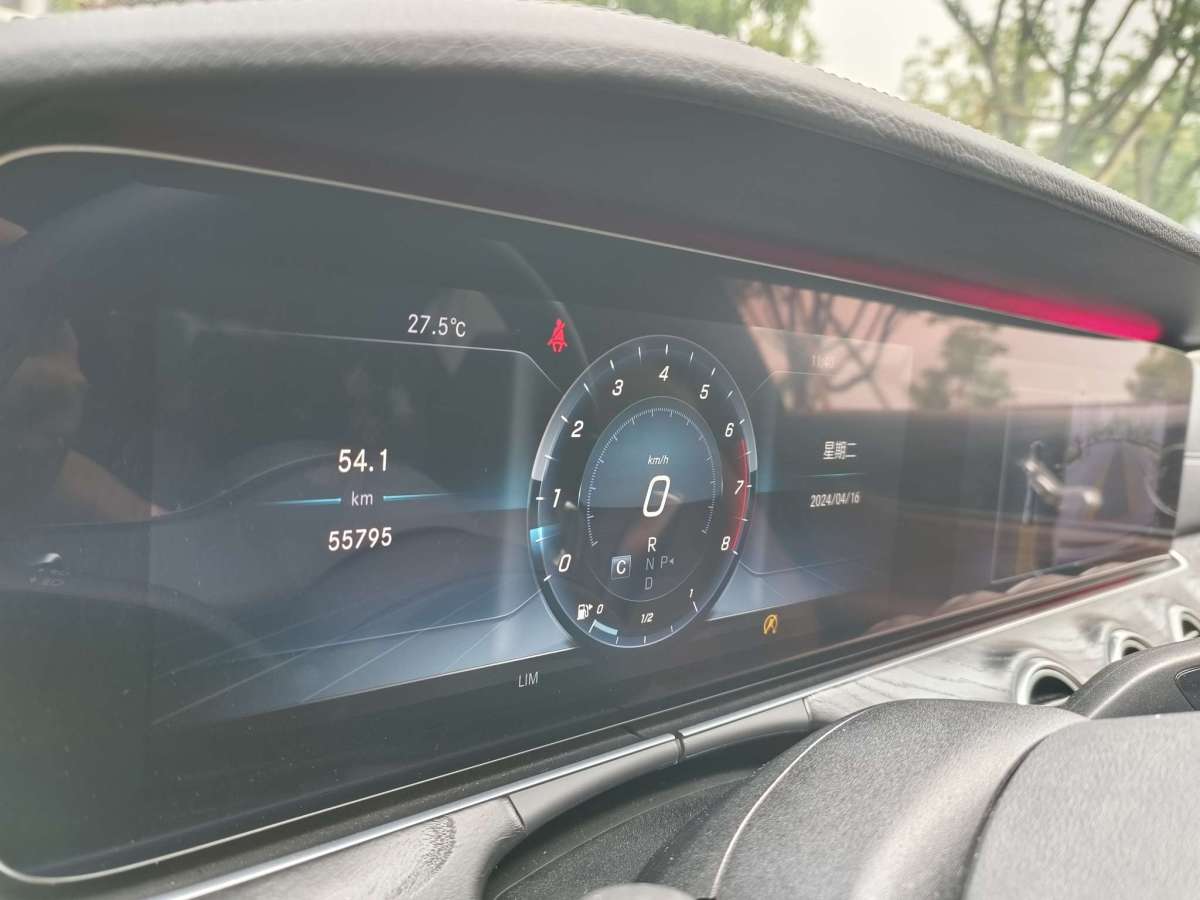 2019年6月奔驰 奔驰E级  2019款 E 200 L 运动型