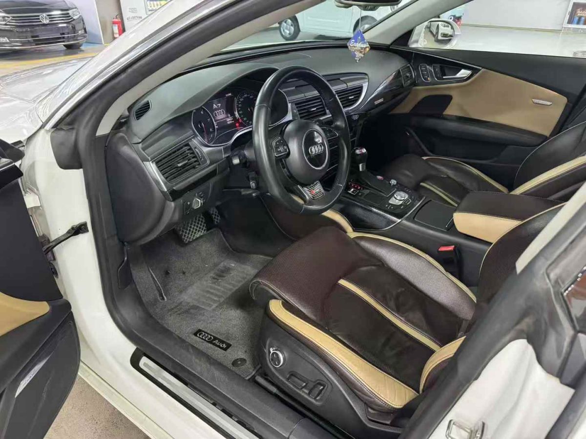 奧迪 奧迪Q7  2015款 Q7 3.0 TDI Premium 美規(guī)版圖片