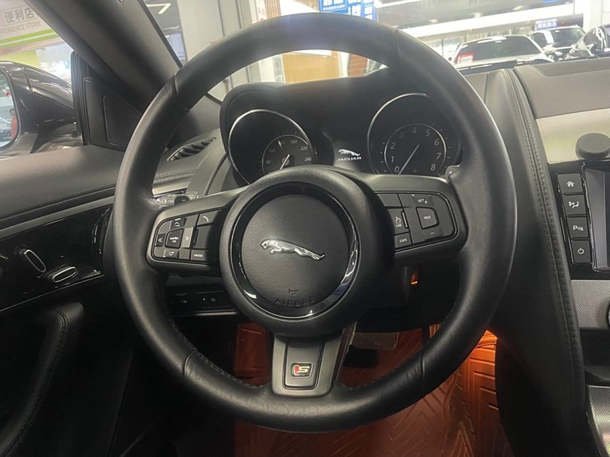 捷豹 F-TYPE  2016款 3.0T 硬頂版圖片