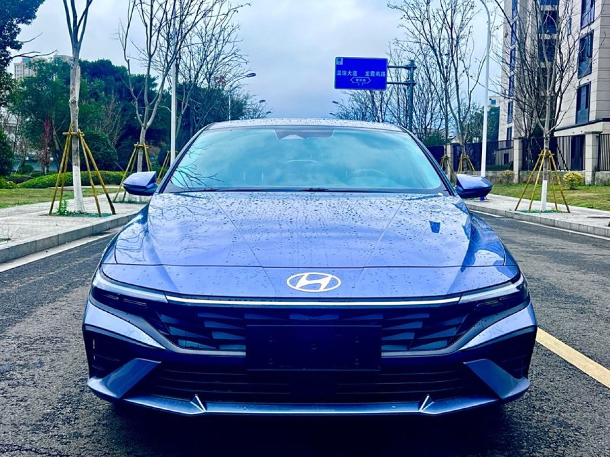 現(xiàn)代 伊蘭特  2023款 1.5L CVT LUX尊貴版圖片