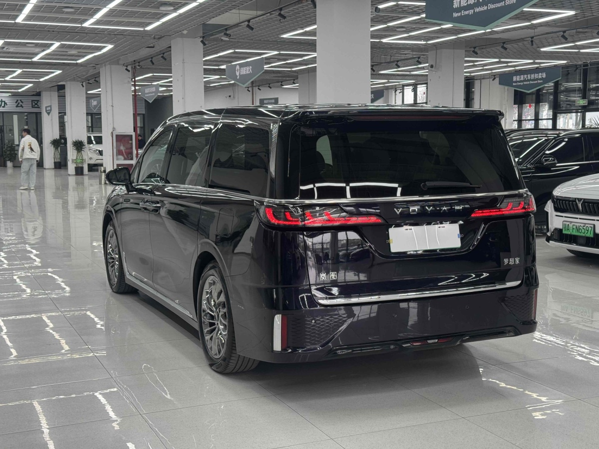 嵐圖 夢想家  2024款 PHEV 超長續(xù)航旗艦版圖片