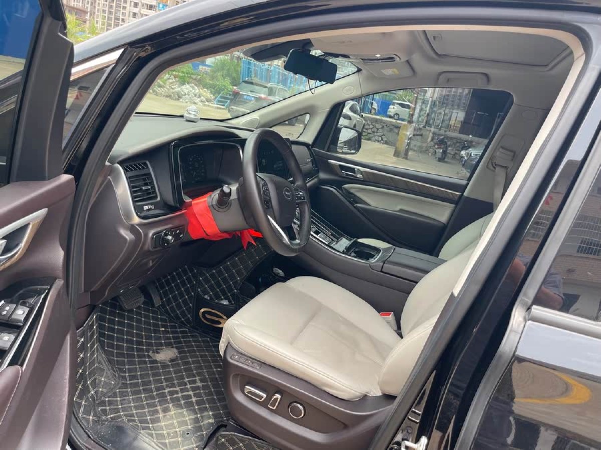 廣汽傳祺 M8  2021款 領(lǐng)秀系列 390T 至尊版圖片