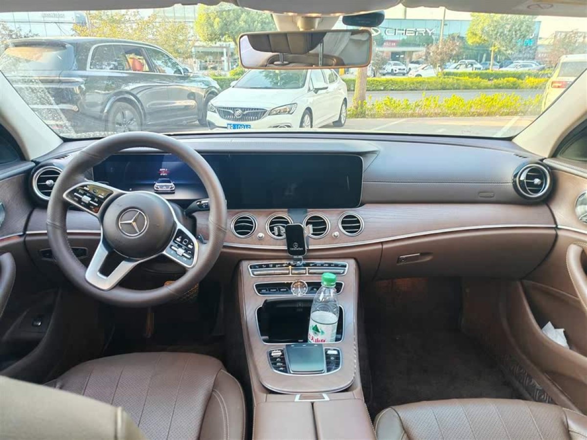 奔馳 奔馳E級  2020款 改款 E 300 L 時尚型圖片