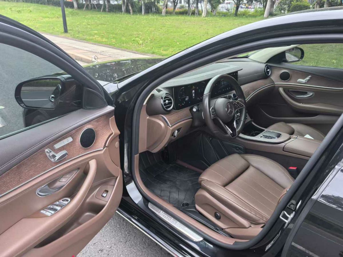 奔馳 奔馳E級(jí)  2022款 E 300 L 豪華型圖片