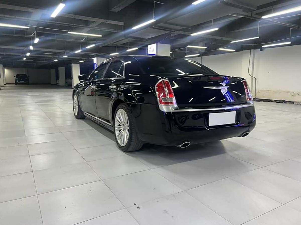 克萊斯勒 300C  2014款 3.0L 卓越版圖片