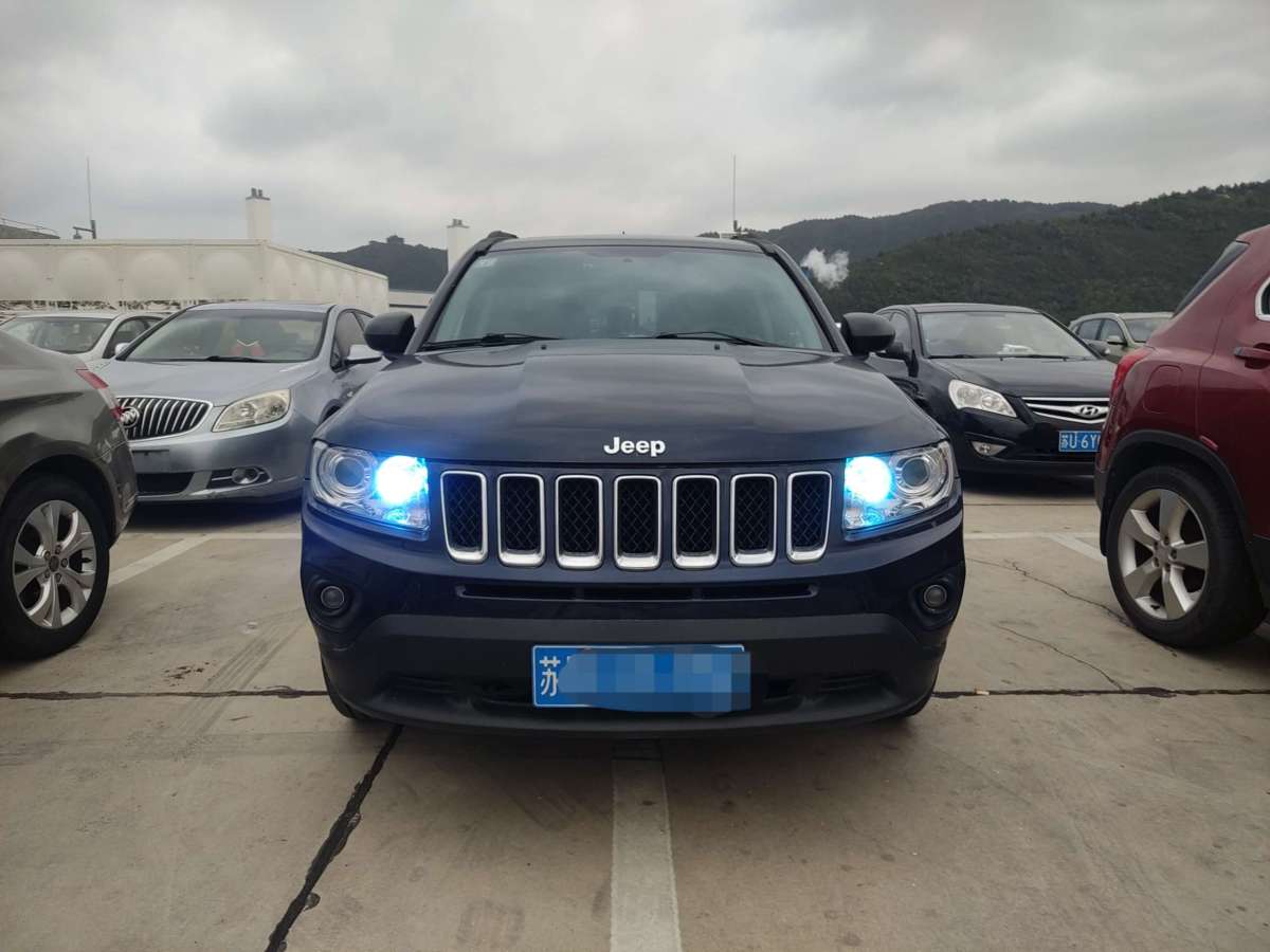 Jeep 指南者  2012款 2.0L 兩驅運動版圖片