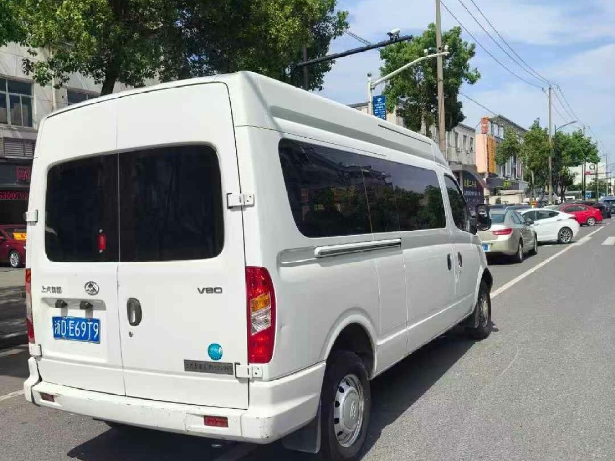 上汽大通 V90  2022款 2.0T手動智達后驅加長軸超高頂后單胎9座圖片