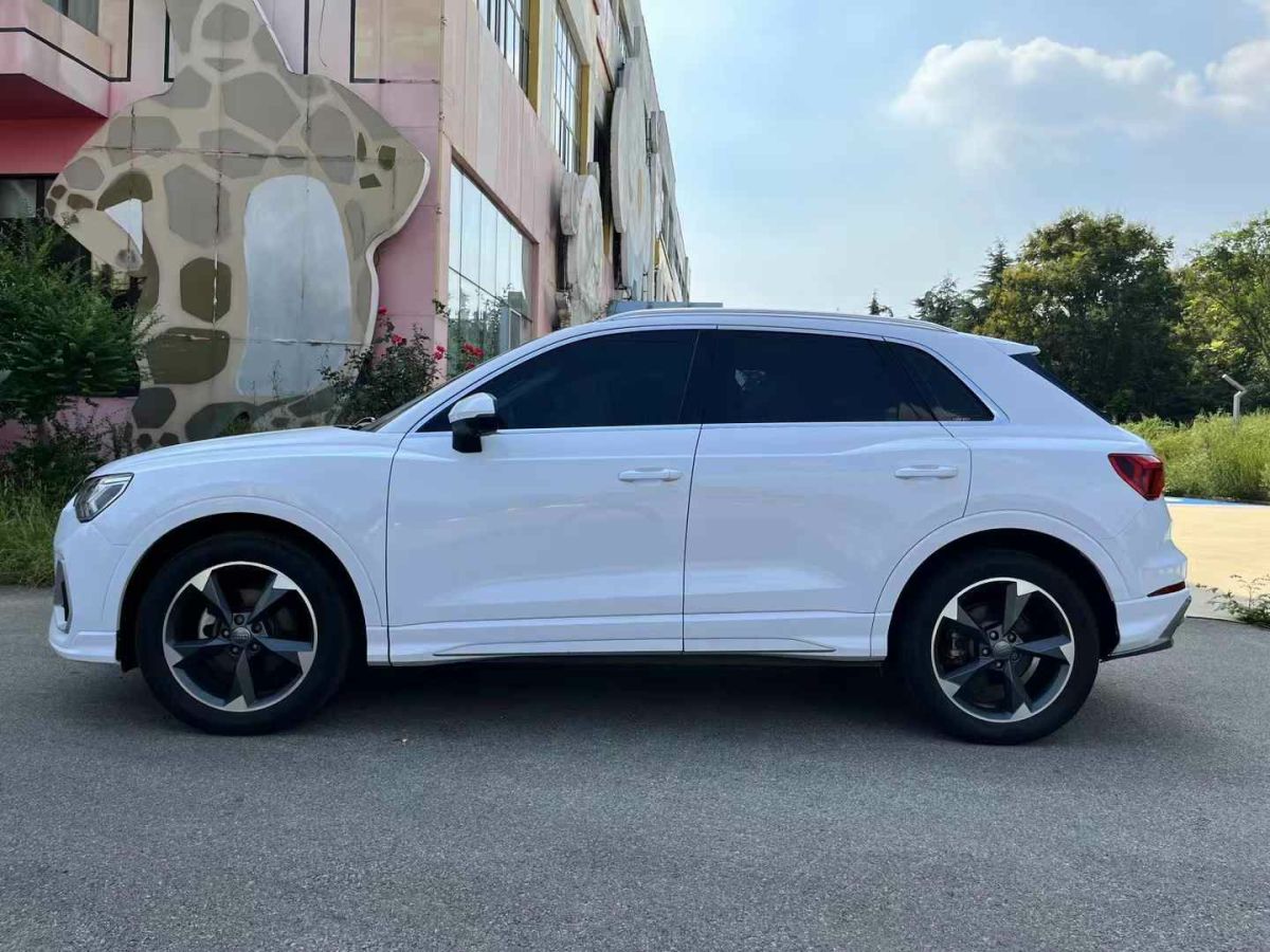 奧迪 奧迪Q3  2020款 35 TFSI 時(shí)尚動(dòng)感型圖片