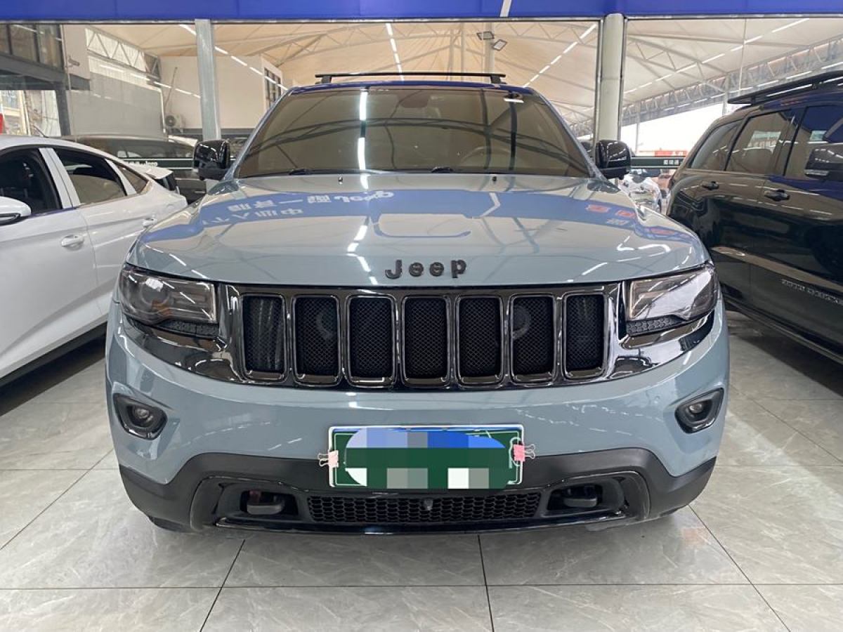 2014年7月Jeep 大切諾基  2014款 3.0L 舒享導(dǎo)航版