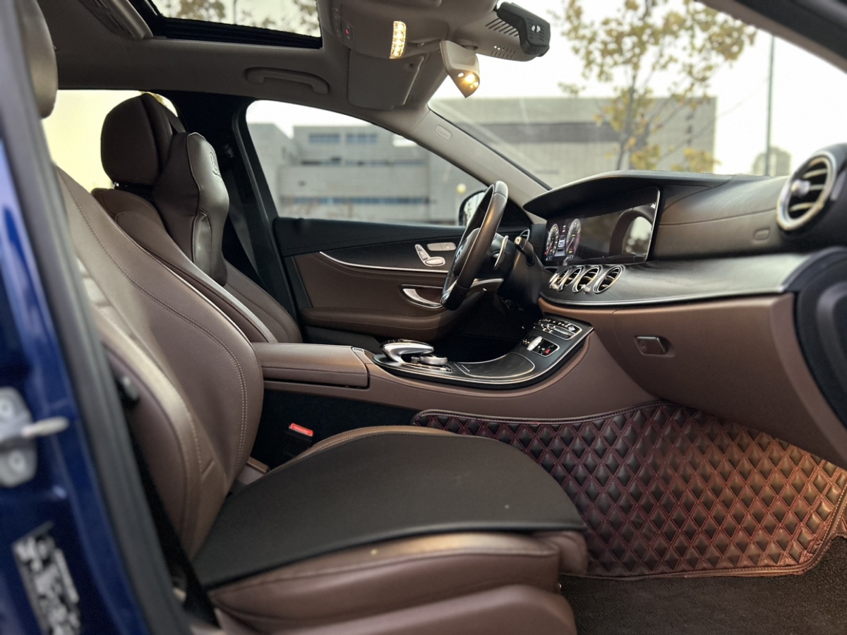 2018年05月奔驰 奔驰E级  2018款 改款 E 200 L 运动型