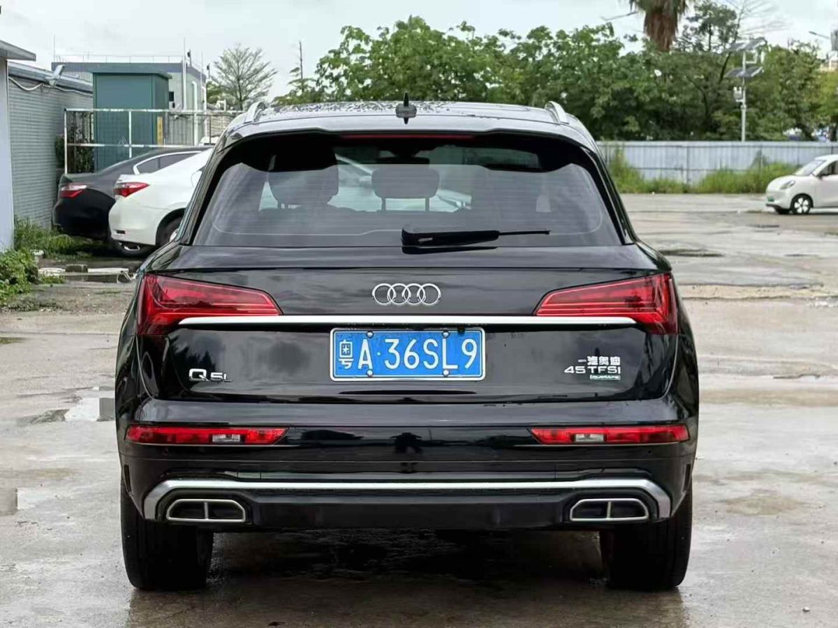 奧迪 奧迪Q5 e-tron  2022款 40 e-tron 星耀型 機甲套裝圖片