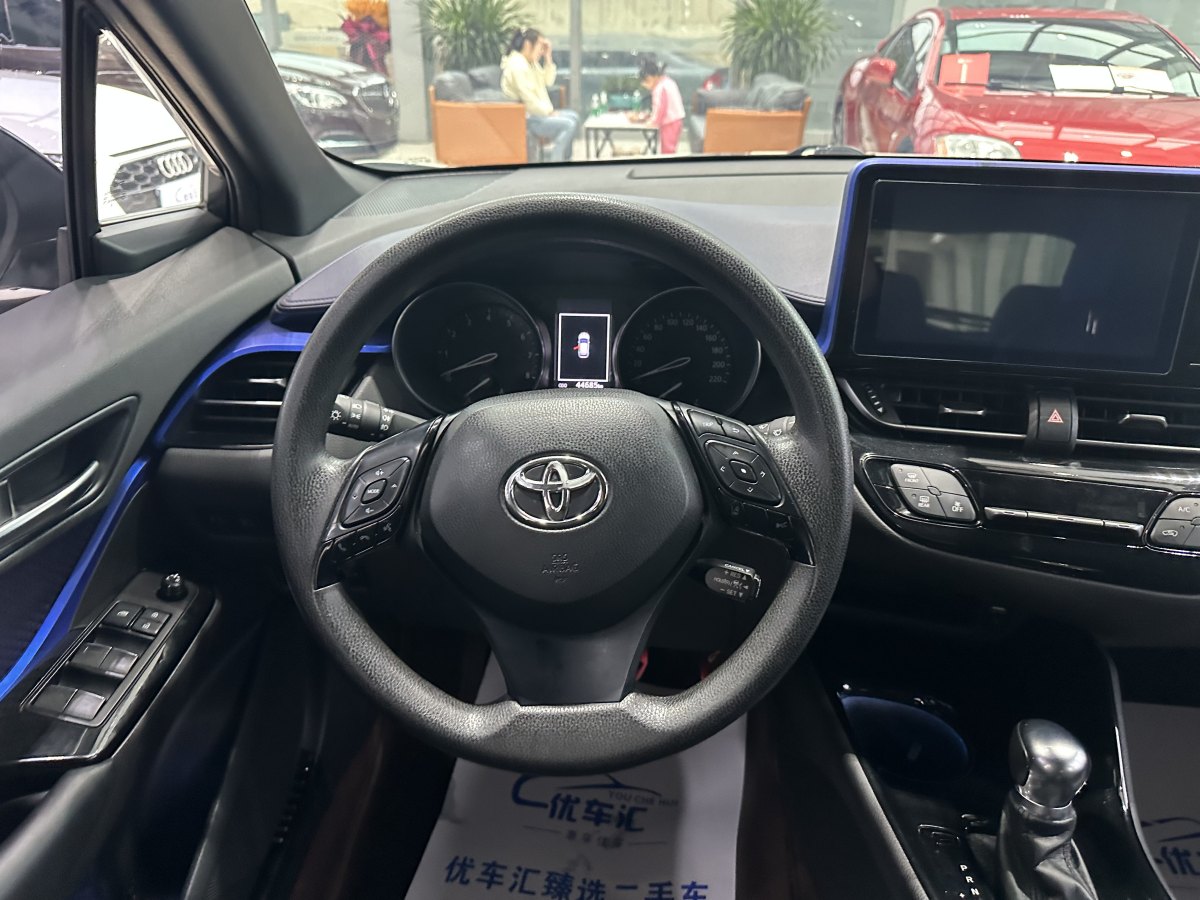 2019年4月豐田 C-HR  2018款 2.0L 領(lǐng)先天窗版 國V