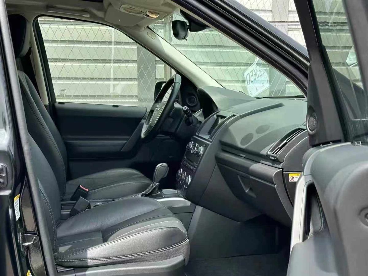 路虎 發(fā)現(xiàn)  2014款 4 3.0T SDV6 HSE圖片