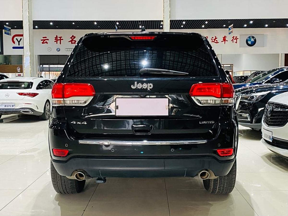 2017年2月Jeep 大切諾基  2017款 3.0L 精英導(dǎo)航版